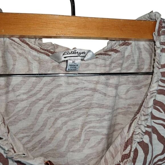 Kathryn Y2K Zebra Print Tie Front Sleeveless Top - Picture 3 of 5